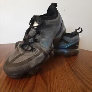 Nike Air Vapormax 2019 Throwback Future Shoes Women's Size 8.5 Gray Black Laser